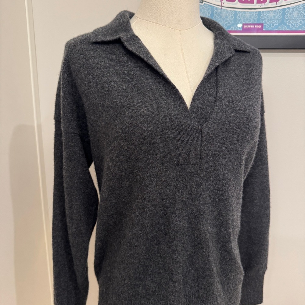 Quince Mongolian Cashmere Polo Sweater Charcoal Grey V-Neck Womens Medium - Picture 2 of 9